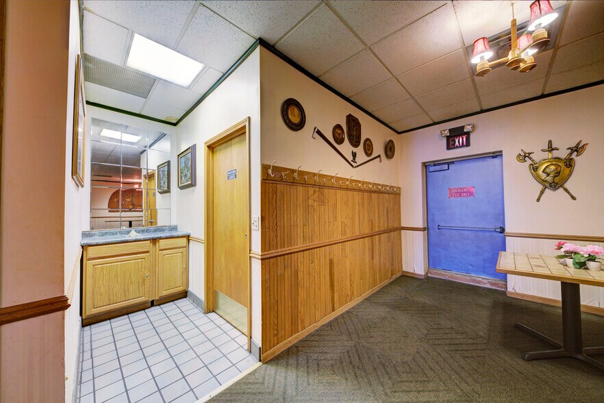 More Photos Of 1744 Biddle Ave, Wyandotte General Retail For Sale