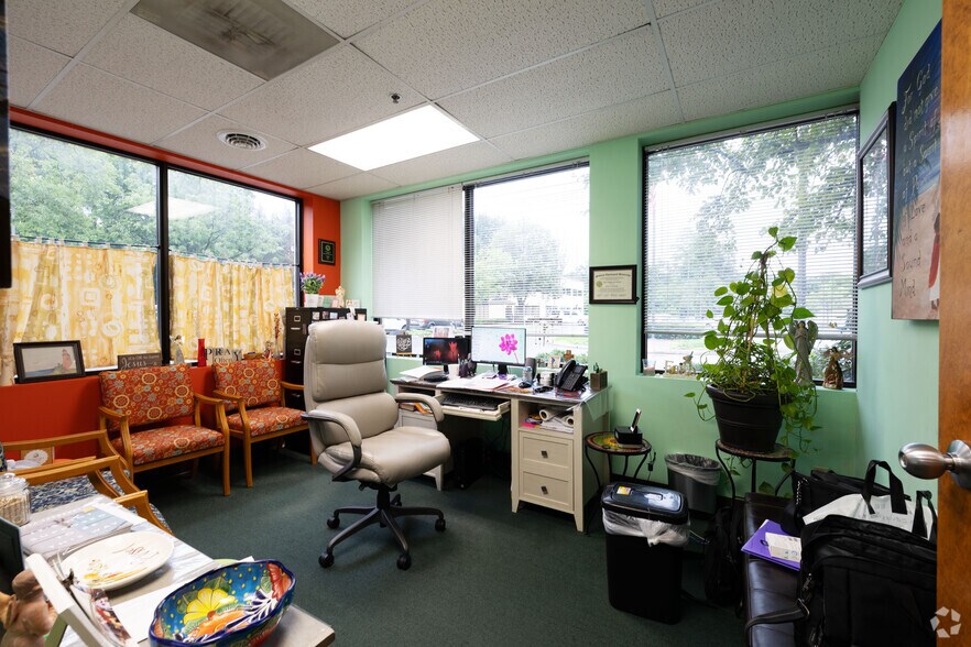 More Photos Of 401 New Karner Rd, Albany Medical For Lease