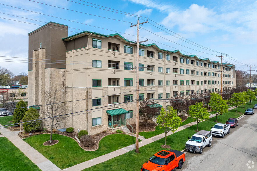 Primary Photo Of 400 N Richmond St, Appleton Apartments For Sale