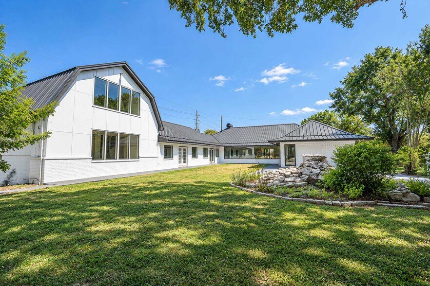 More Photos Of 17635 Kings Ct, Cypress Office Residential For Sale
