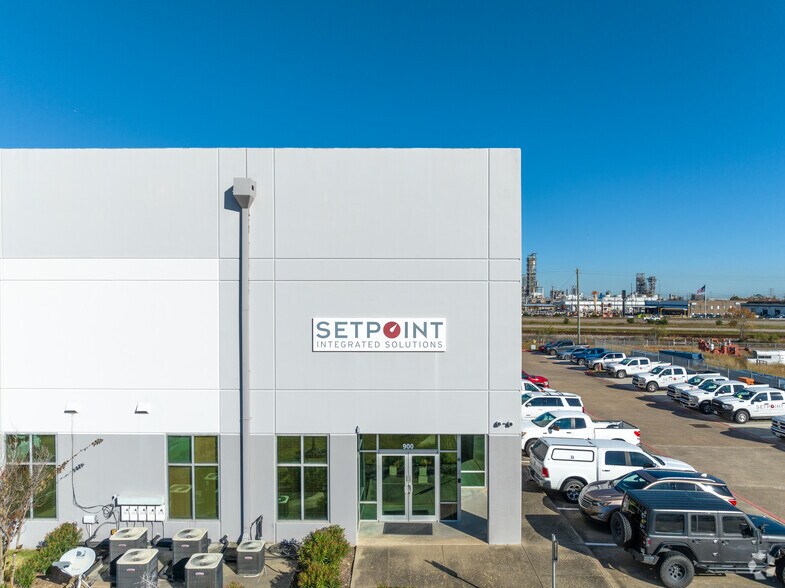 More Photos Of 10051 Porter Rd, La Porte Distribution For Lease