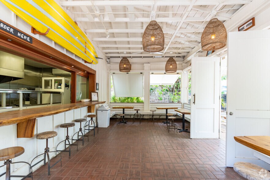 More Photos Of 65 Hana Hwy, Paia Restaurant For Lease