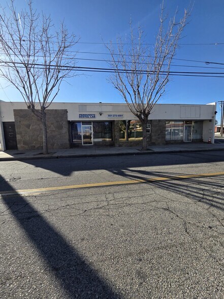 More Photos Of 38423-38425 E 9th St, Palmdale Storefront Retail Office For Sale