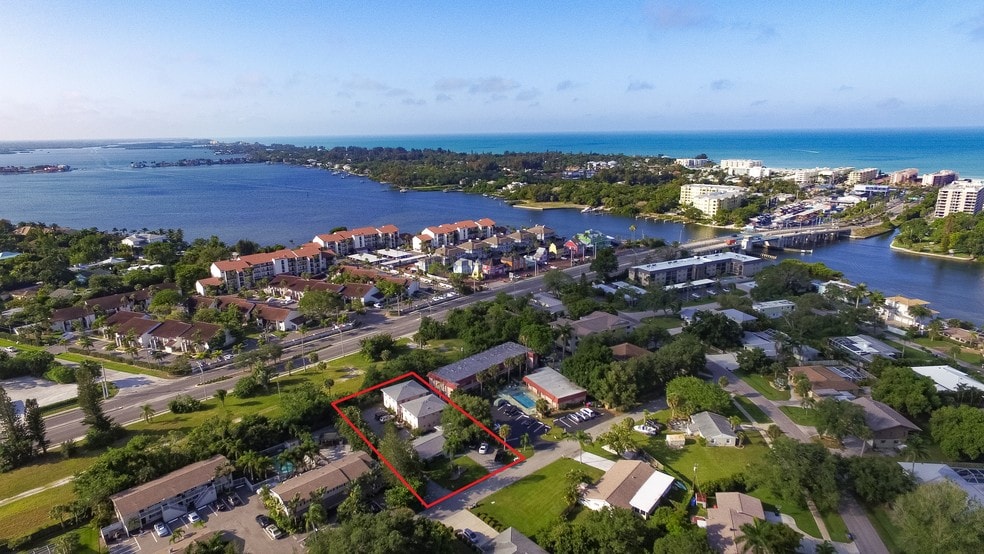 More Photos Of 1630 Redwood St, Sarasota Apartments For Sale