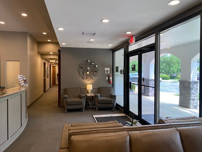 More Photos Of 1983 E Seminole St, Springfield Office For Sale