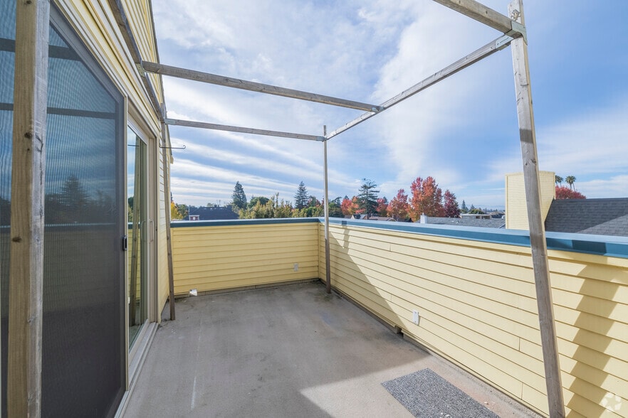 More Photos Of 2974-2980 College Ave, Berkeley Apartments For Lease