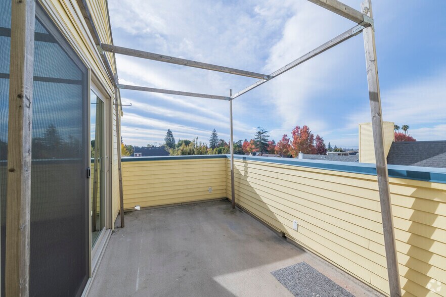 More Photos Of 2974-2980 College Ave, Berkeley Apartments For Lease