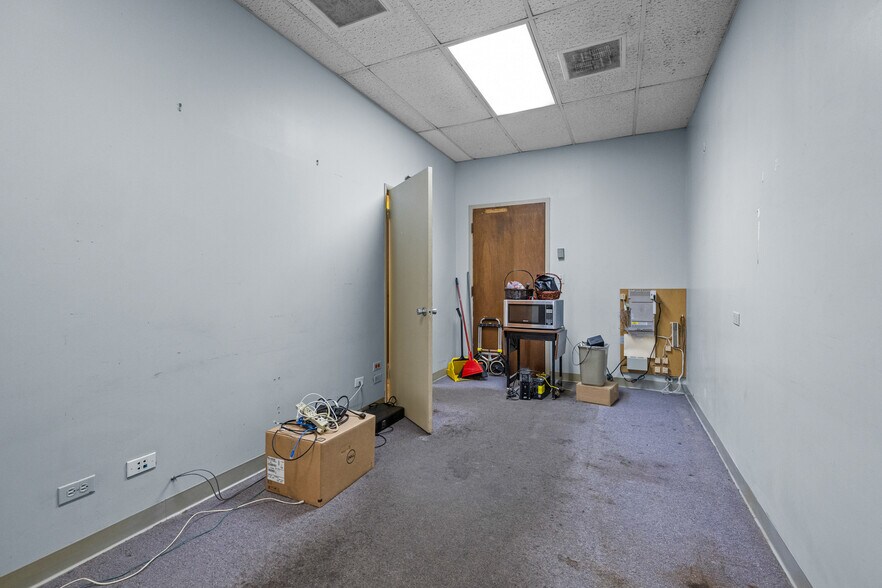 More Photos Of 98-1247 Kaahumanu St, Aiea Medical For Sale