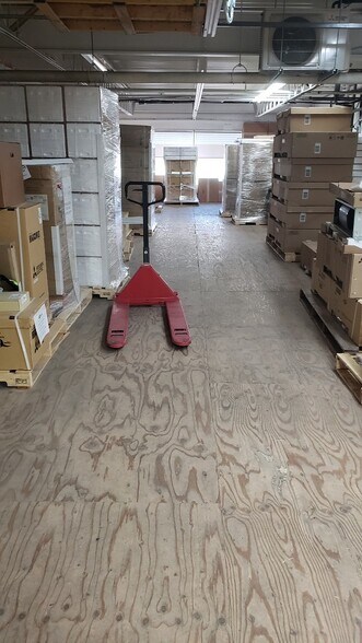 More Photos Of 3610 29th St NE, Calgary Warehouse For Sale