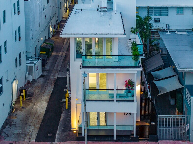 More Photos Of 124 11th St, Miami Beach Hotel For Sale