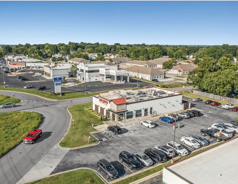 More Photos Of 701 SE Melody Ln, Lee's Summit Restaurant For Sale