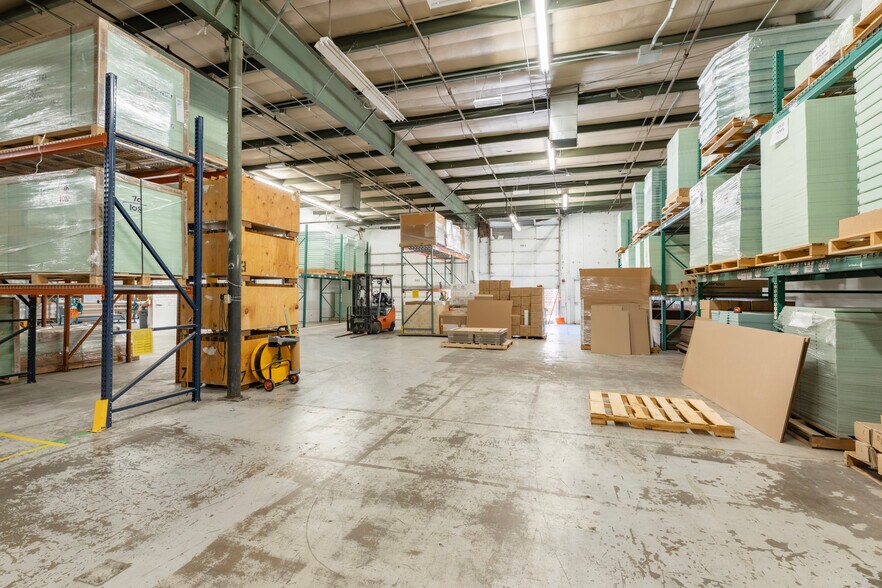 More Photos Of 2597 W 64th Ave, Denver Manufacturing For Lease