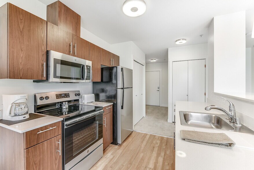 More Photos Of 118 Republican St, Seattle Apartments For Lease