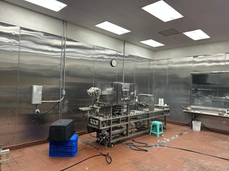 More Photos Of 10742-10752 Noel St, Los Alamitos Light Manufacturing For Sale