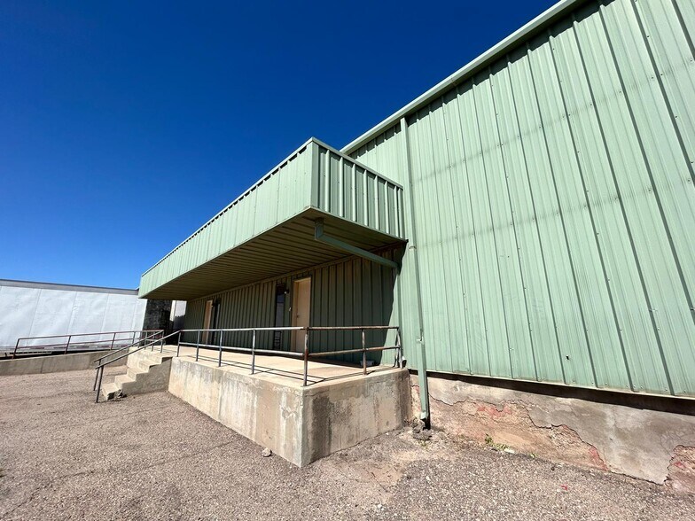 More Photos Of 100 E 9th St, Douglas Warehouse For Sale