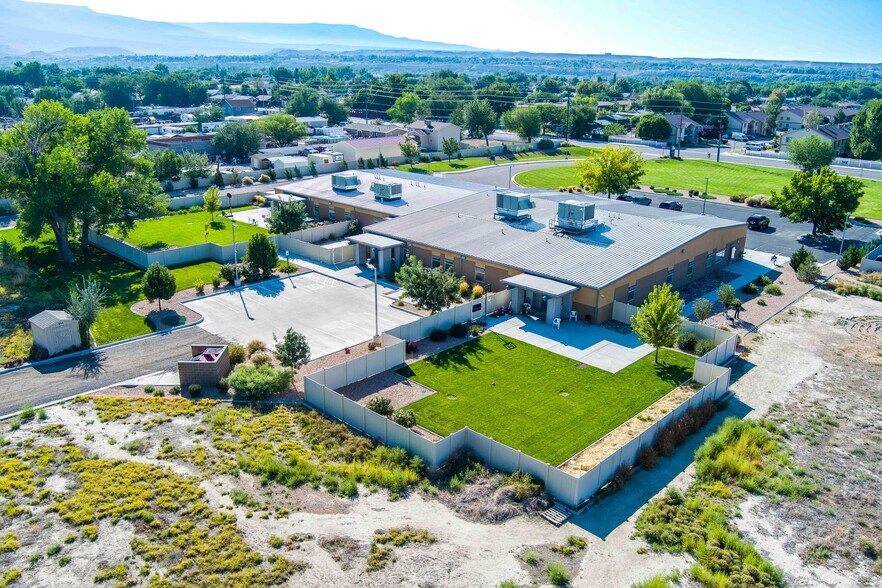 More Photos Of 3210 E Rd, Clifton Office For Sale