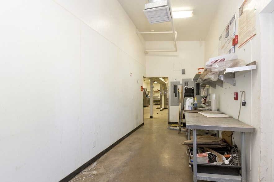 More Photos Of 10456 S Highway 69, Mayer Restaurant For Lease