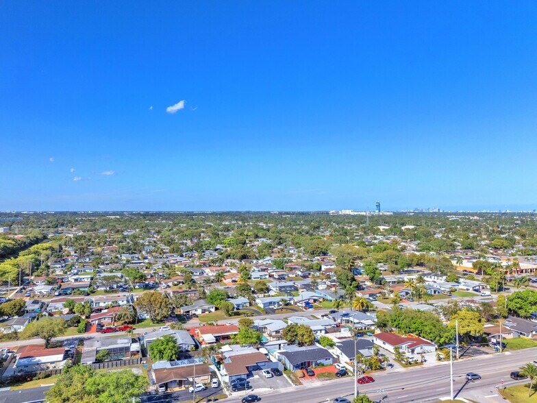More Photos Of 7151 Taft St, Hollywood Office Residential For Sale