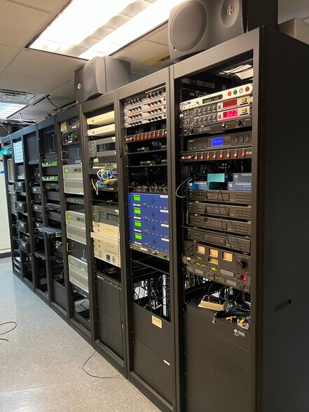 More Photos Of 13320 Metro Pky, Fort Myers Movie Radio TVStudio For Lease