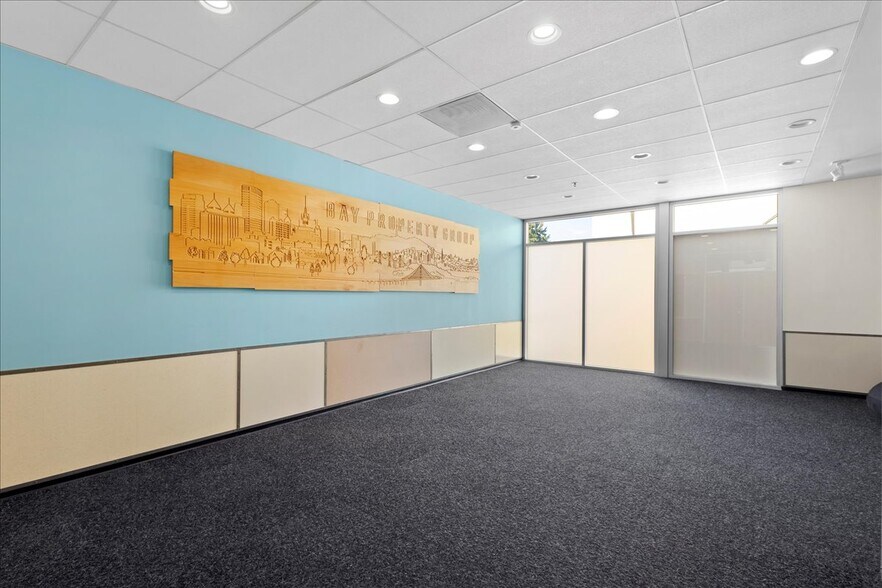 More Photos Of 482 W MacArthur Blvd, Oakland Medical For Sale