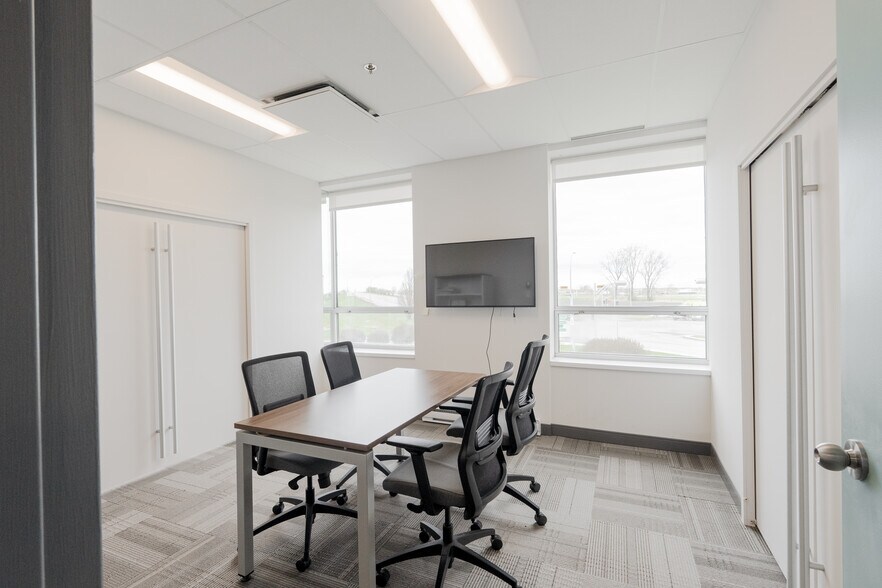 More Photos Of 1250 Rue Marie-Victorin, St-Bruno-de-Montarville Office For Sale