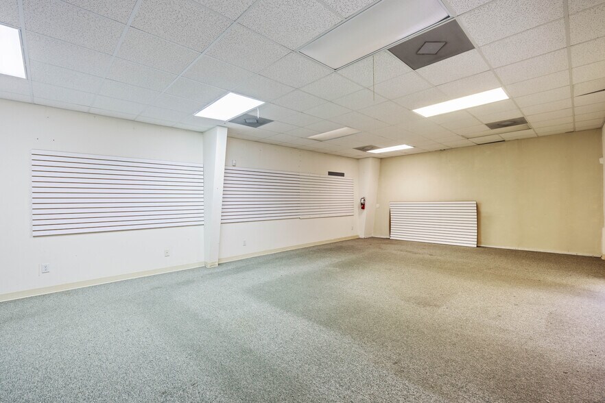 More Photos Of 7227 Beach Dr SW, Ocean Isle Beach Freestanding For Lease