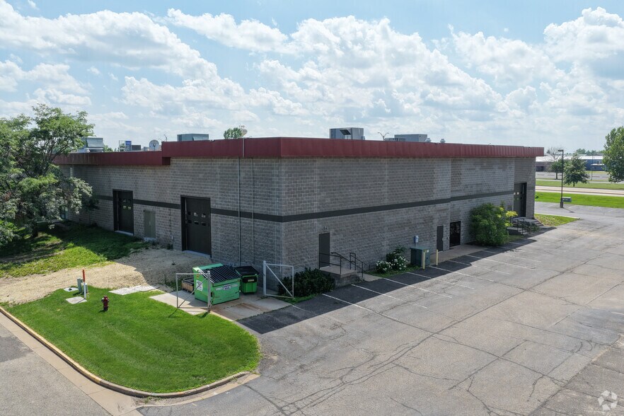 More Photos Of 1261 Heritage Dr, New Richmond Light Distribution For Lease