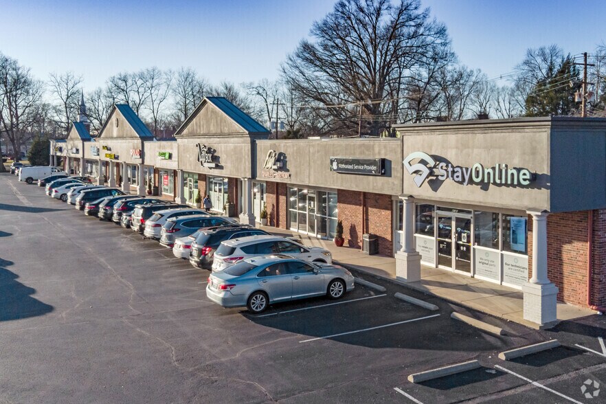 More Photos Of 4127-4149 Shelbyville Rd, Louisville Storefront For Lease