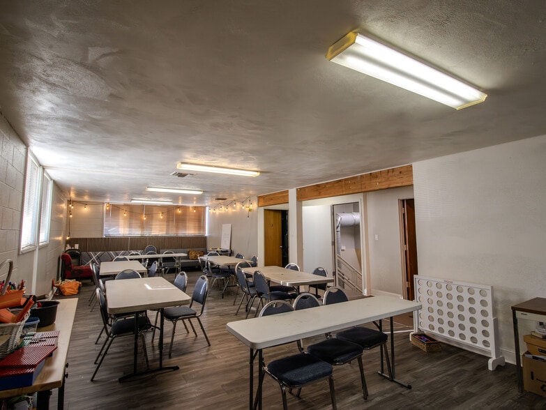 More Photos Of 240 E Fresno St, Dinuba Religious Facility For Sale