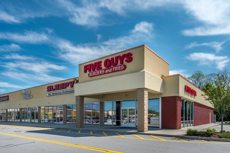 More Photos Of 573 GAR Hwy, Swansea Unknown For Lease