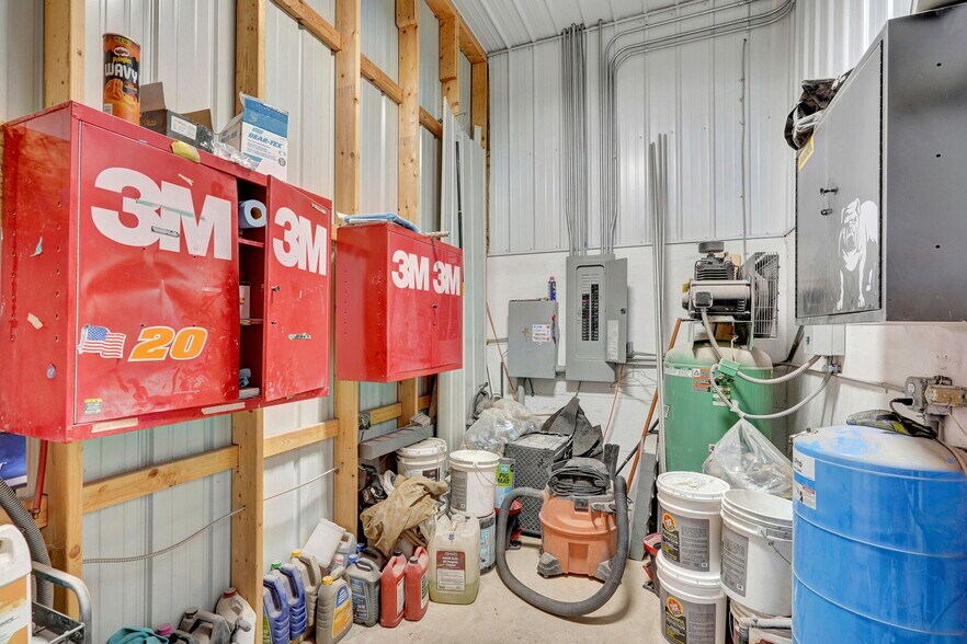 More Photos Of 5220 Maple Ln, Cuba Auto Repair For Sale