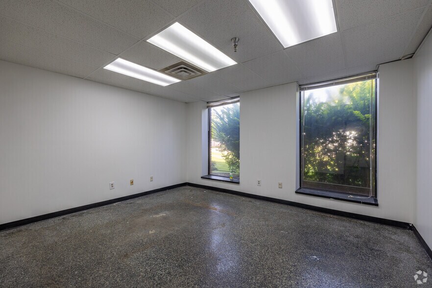 More Photos Of 8400 Ronda Dr, Canton Warehouse For Lease