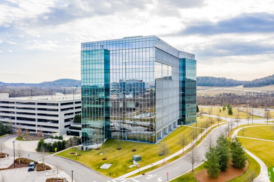 More Photos Of 6100 Tower Cir, Franklin Office For Lease