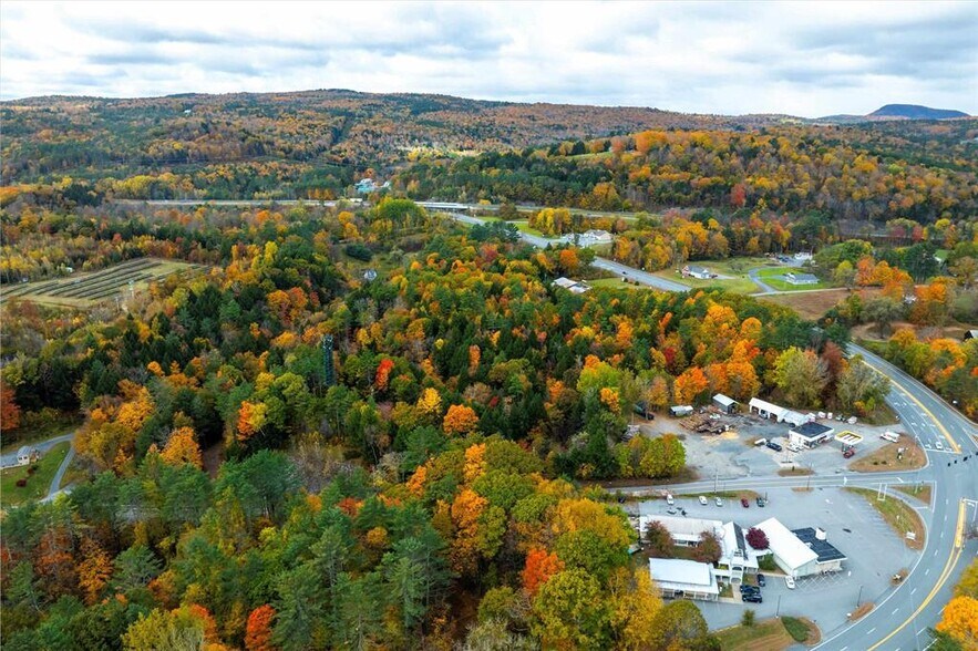 More Photos Of 5122 US-5, Weathersfield Service Station For Sale