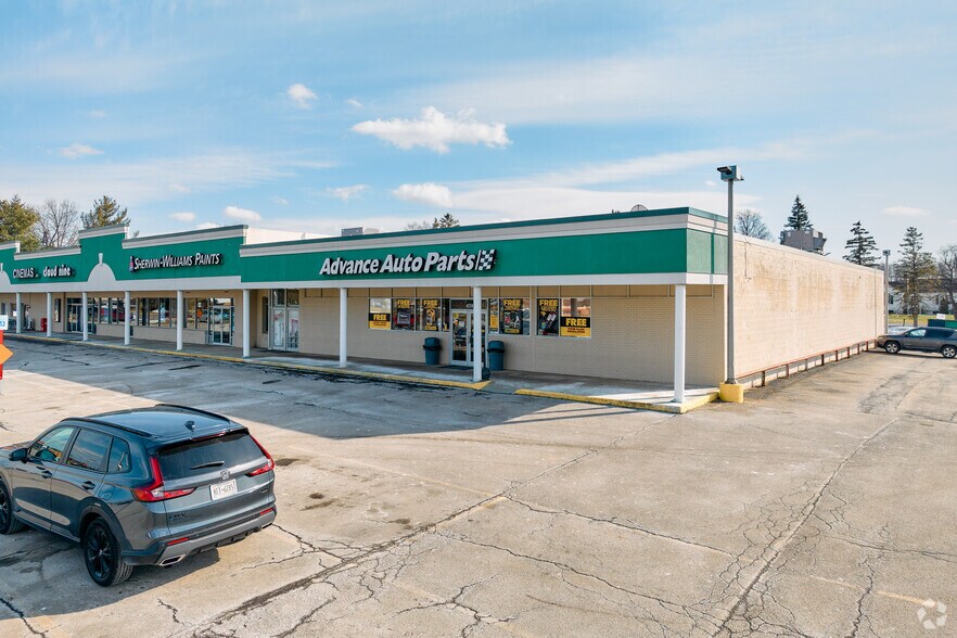 Primary Photo Of 4174 Lakeville Rd, Geneseo Restaurant For Lease
