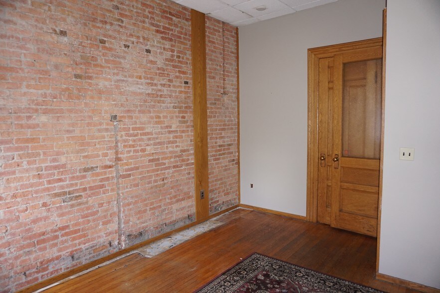 More Photos Of 119-121 E Water St, Syracuse Office Residential For Lease