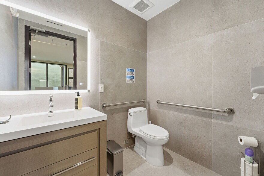 More Photos Of 45 Valencia Ave, Coral Gables Office For Sale