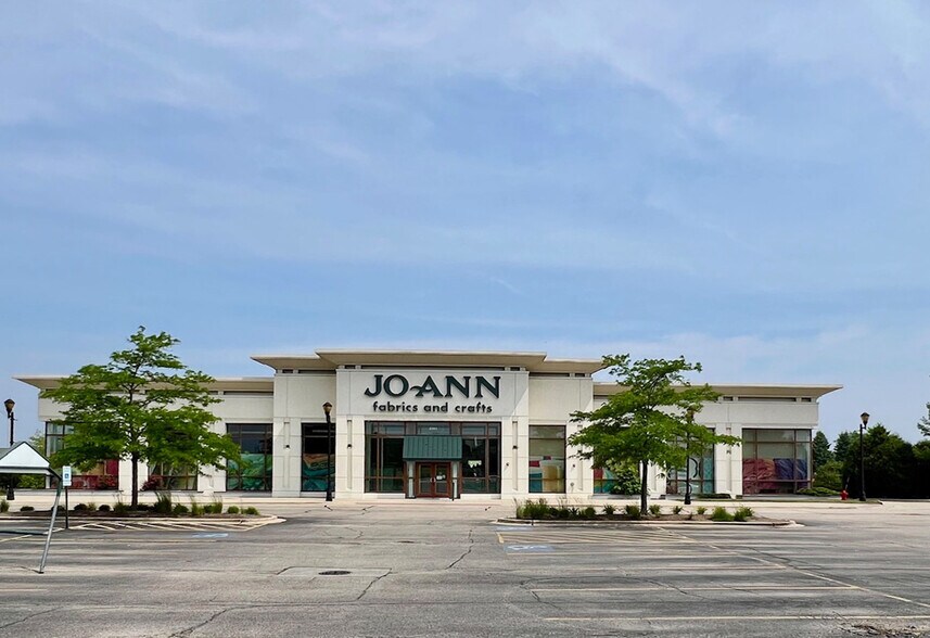 Primary Photo Of 2391 County Line Rd, Algonquin Freestanding For Lease