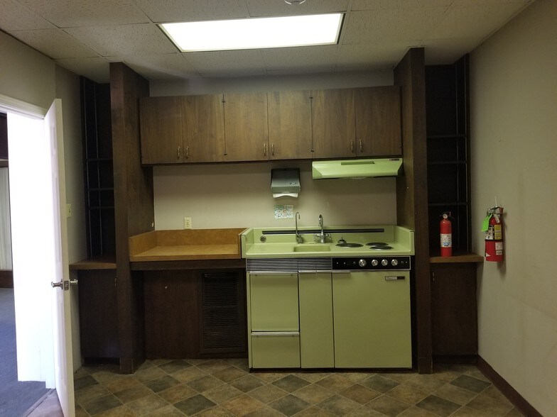 More Photos Of 700 Main St, Pineville Bank For Lease