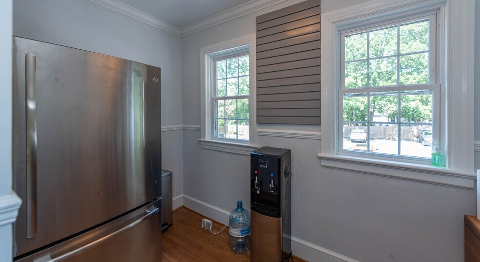 More Photos Of 1102 Welborne Dr, Richmond Office For Lease