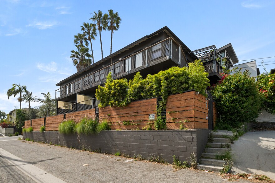 More Photos Of 250 3rd Ave, Venice Apartments For Sale