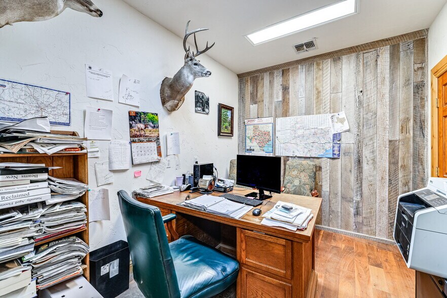 More Photos Of 2684 W US Highway 290, Fredericksburg Warehouse For Sale