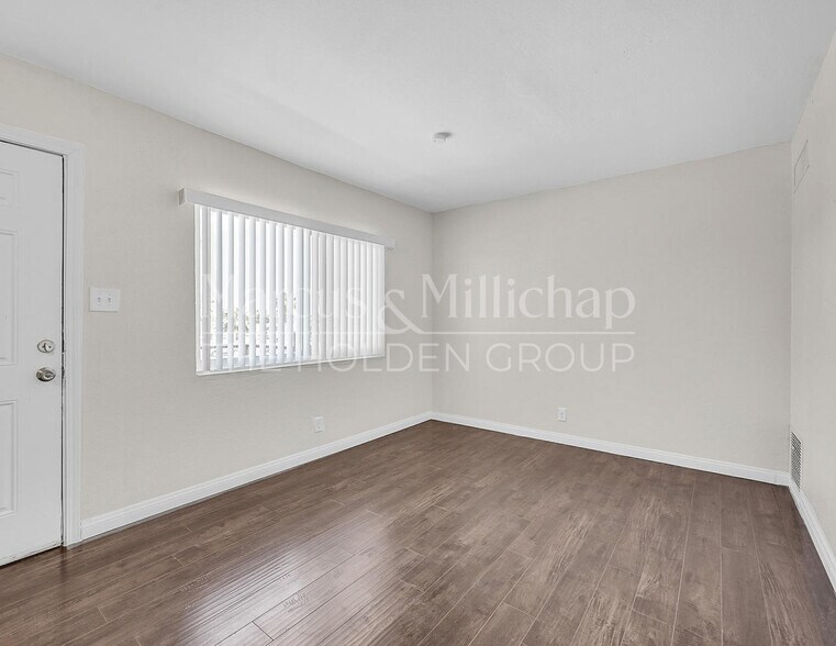 More Photos Of , Las Vegas Multifamily For Sale
