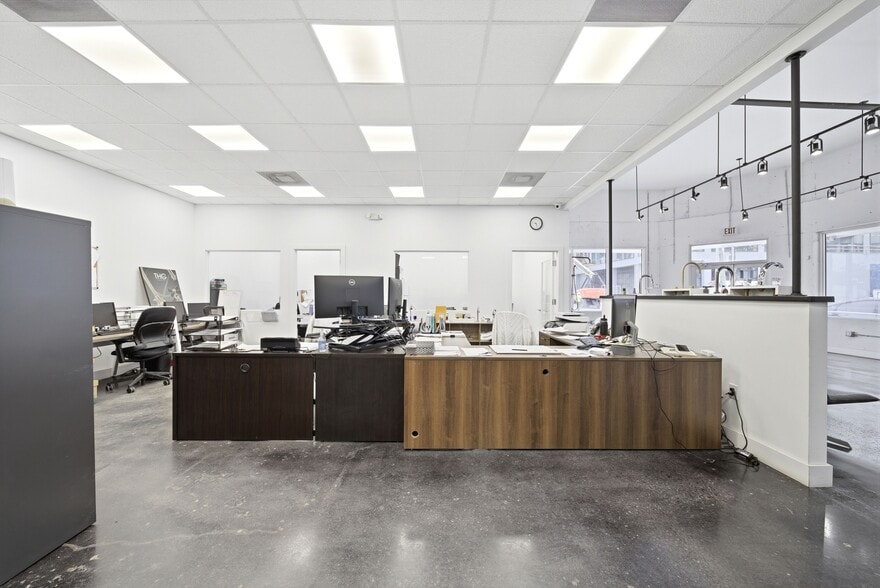 More Photos Of 441 NW 1st Ave, Fort Lauderdale Warehouse For Lease