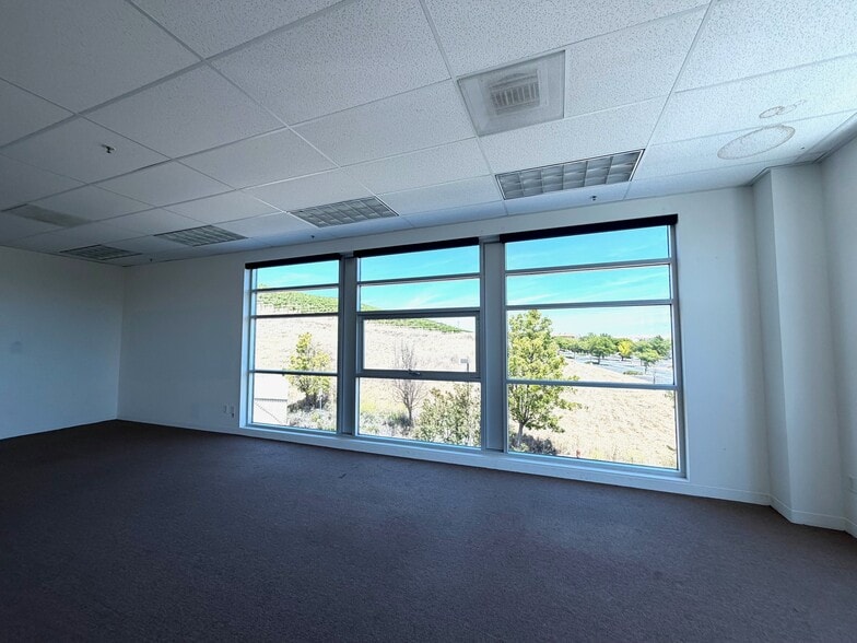 More Photos Of 3163-3179 Independence Dr, Livermore Research And Development For Sale