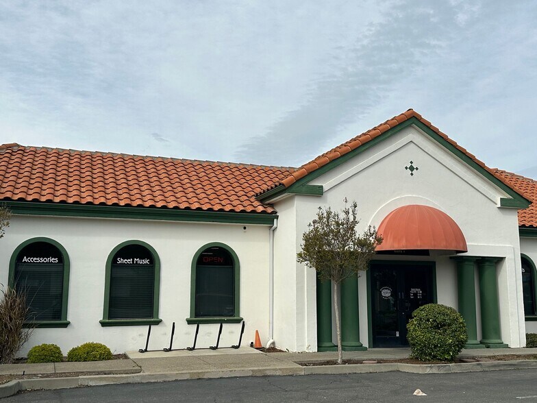 More Photos Of 1970 Lake Blvd, Davis Medical For Sale