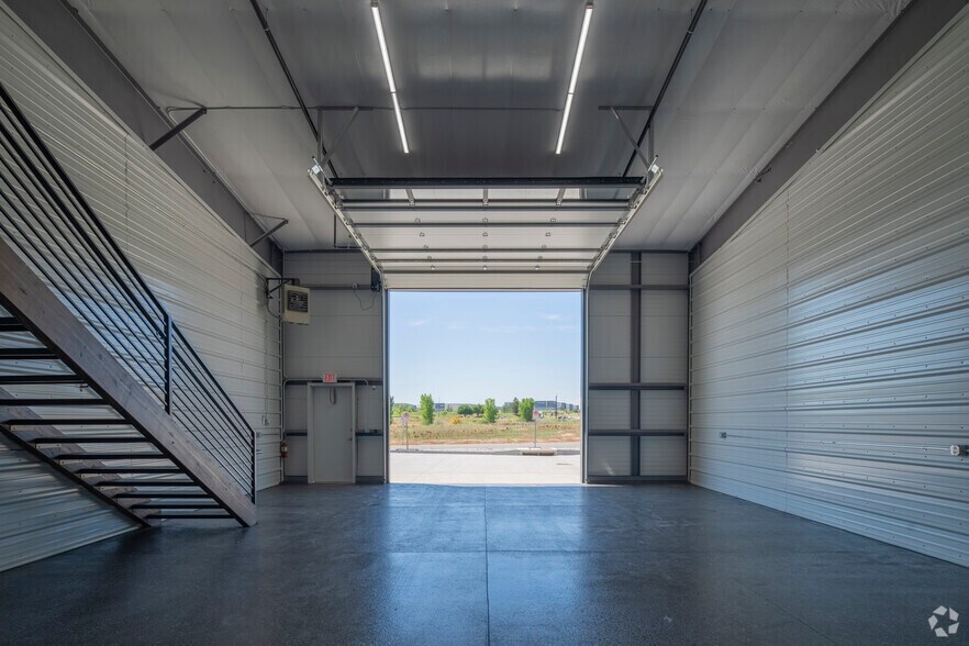 More Photos Of 7542 S Potomac St, Centennial Self Storage For Lease