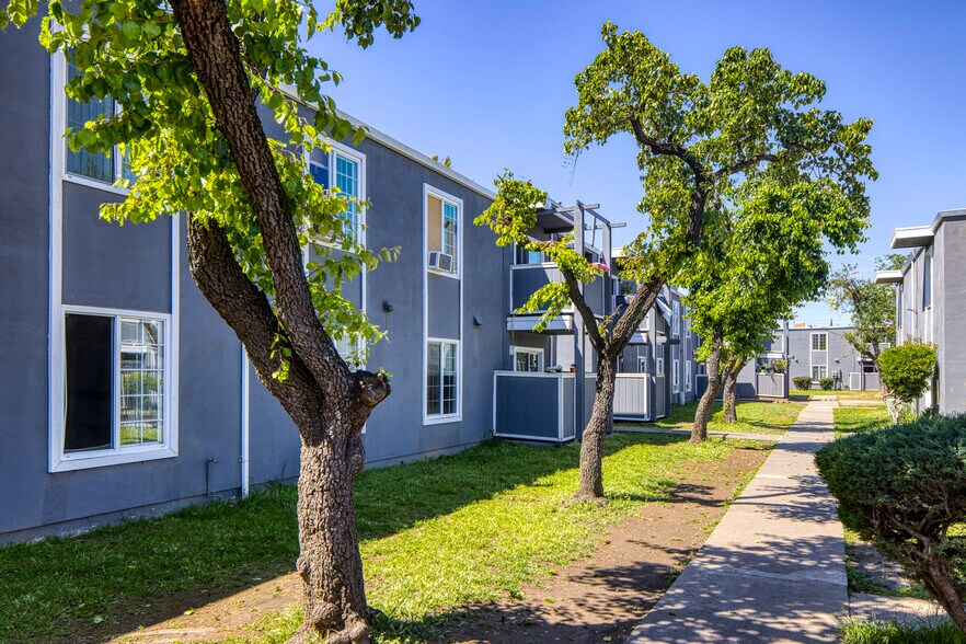 More Photos Of 6267 Martin Luther King Jr Blvd, Sacramento Apartments For Sale