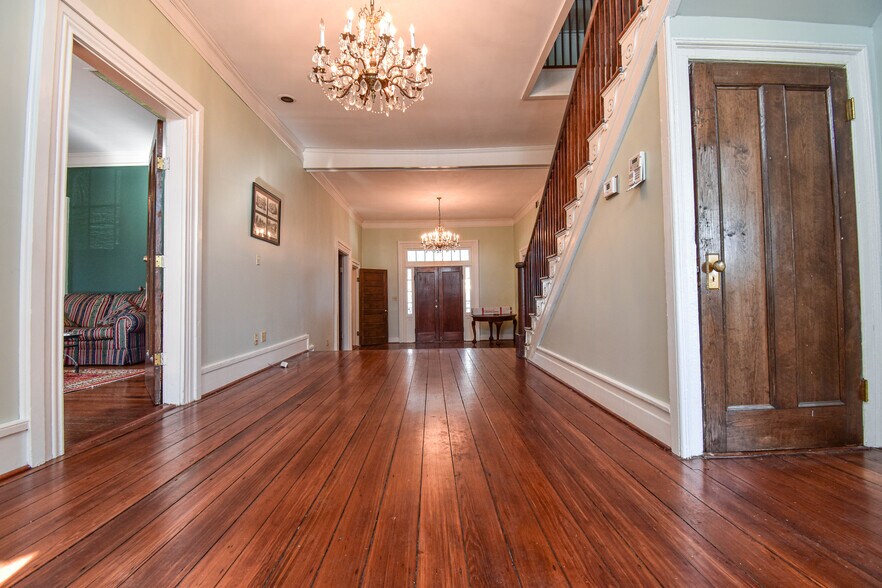 More Photos Of 2606 8th St, Tuscaloosa Office For Sale