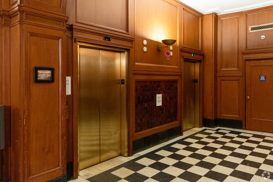 More Photos Of 401 S LaSalle St, Chicago Office For Lease